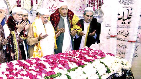  داتا گنج بخشؒ کے مزارکوعرق گلاب  سے غسل ،وزیر اعلیٰ کی شرکت 