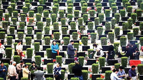 چین :جگہ کی کمی کے باعث سمندر میں تدفین کا رجحان 