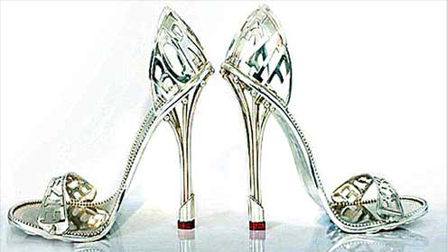 پلاٹینیم سے بنے جوتے 70 ہزار پاؤنڈ میں فروخت کیلئے پیش 