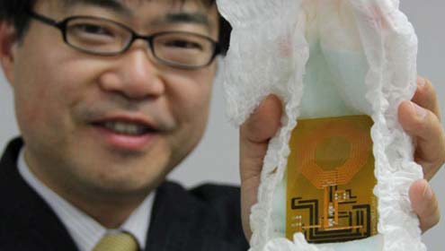 جاپانی ماہرین نے بچوں کے ڈائپرز  کوبھی ٹیکنالوجی سے لیس کردیا