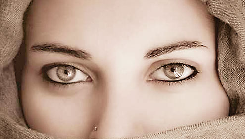  سرمئی آنکھیں………