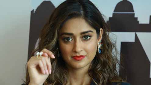  اجے دیوگن کیساتھ کام کرنا بہت  آسان ہے : ایلینا ڈی کروز 