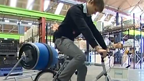   کپڑے دھونے کیلئے انوکھی مشین متعارف