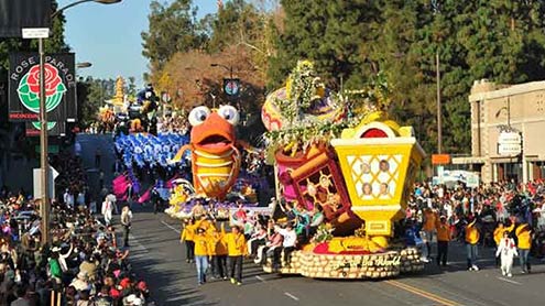 کیلیفورنیا میں فلوٹس کو لا تعداد پھولوں سے سجا 