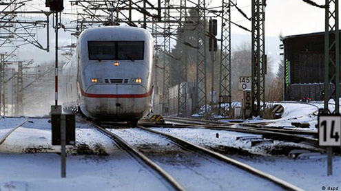 آسٹریا اور جنوبی جرمنی برف  کی موٹی تہہ کے نیچے گم 