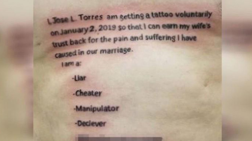 ناراض بیوی کو منانے کیلئے معافی  مانگنے کا انوکھا طریقہ