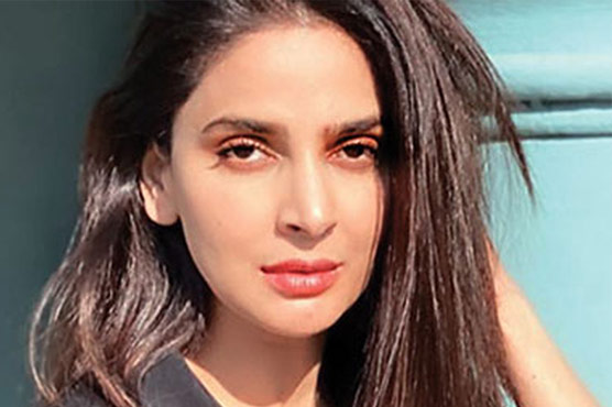 صبا قمر نے کی خود پر حملے اور گاڑی پر پتھراؤ کی تردید 