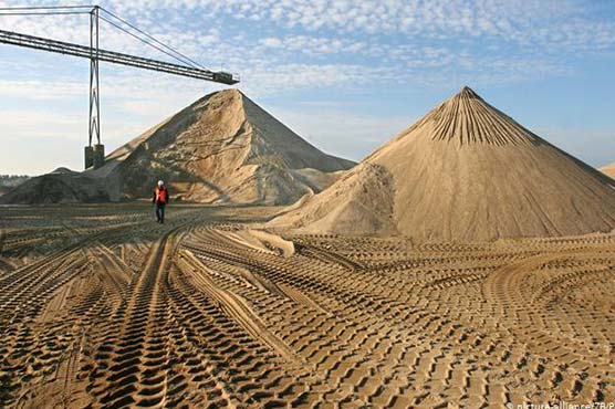 تیز ی سے استعمال ،پیداوارکا عمل سست ،ریت ختم ہوجائیگی