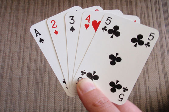 جوا کھیلنے والے 3 افراد سر کاری مہمان 