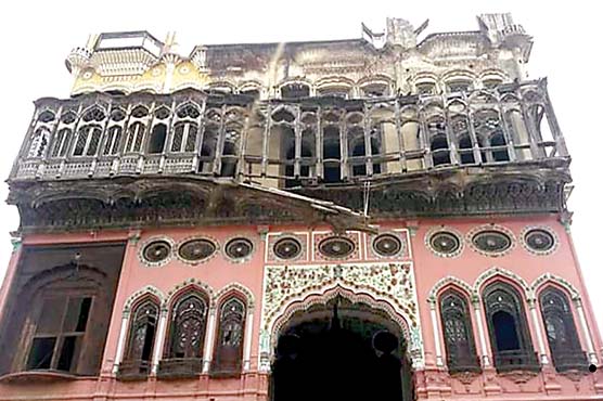 انتظامیہ کی عدم دلچسپی,چنیوٹ کا تاریخی عمر حیات محل خستہ حالی کا شکار