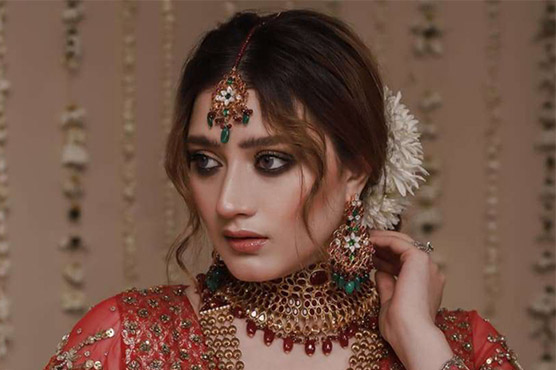 سینئر اداکار جونیئر کے سلام تک کا جواب نہیں دیتے :مومنہ اقبال