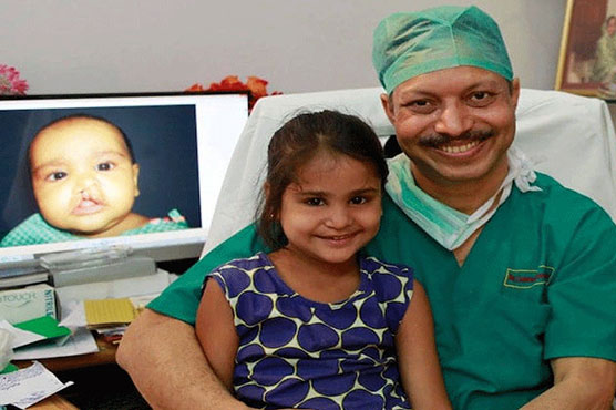 تقریباً 37 ہزار بچوں کی مفت سرجری کرنے والا ڈاکٹر