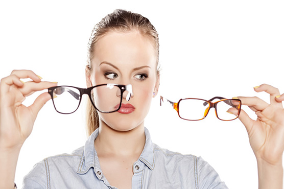 نظر کے چشمے اور کورونا کا کیا تعلق ؟ تحقیق سے جانئے