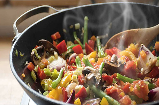 کھانا پکانے کی ویڈیوز دیکھنے کے نقصان بارے جانئے