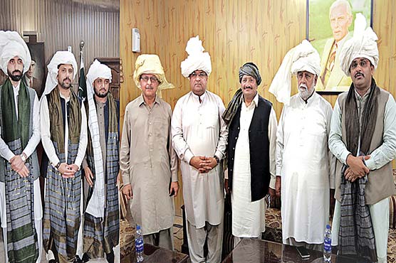 پنجاب کلچر ڈے پر تقریب ،افسران کو روایتی پگ پہنائی گئیں