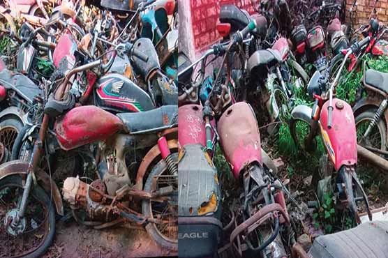 پولیس مال خانوں میں سینکڑوں موٹر سائیکلیں کباڑ