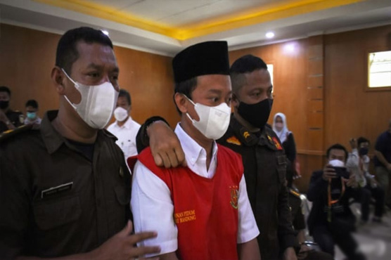 انڈونیشیا، 13طالبات سے جبری  زیادتی پراستاد کو سزائے موت