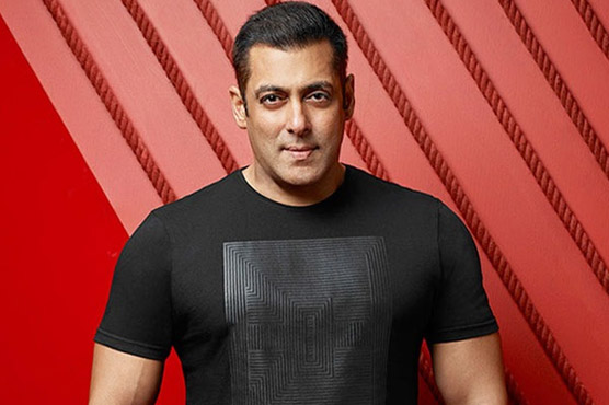 صحافی کا فون چھیننے کا واقعہ  سلمان خان عدالت میں پیش