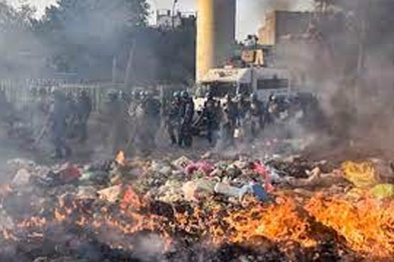 نئی دہلی ،ہندوئوں کے جلوس پر پتھرائو آگرہ میں مسلمانوں کے گھر نذر آتش