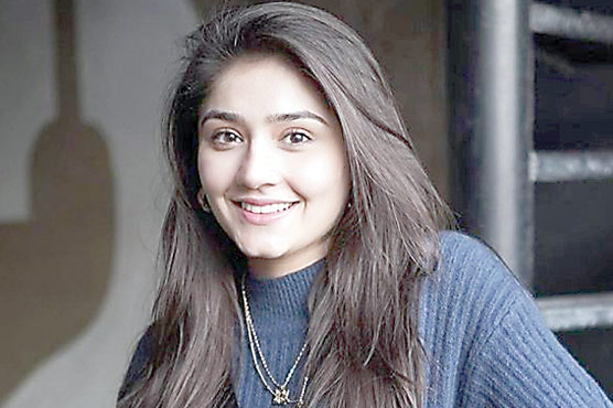  درفشاں سلیم کا ہوٹل سے جائے نماز چرانے کا انکشاف