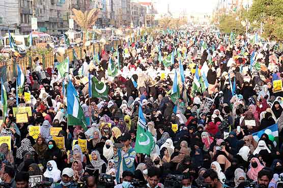 کراچی:جماعت اسلامی خواتین کا بلدیاتی قانون کیخلاف دھرنا