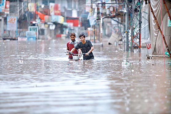 طوفانی بارشیں: مزید 7 جاں بحق، پنڈی کے نشیبی علاقے زیر آب، گاڑیاں ڈوب گئیں