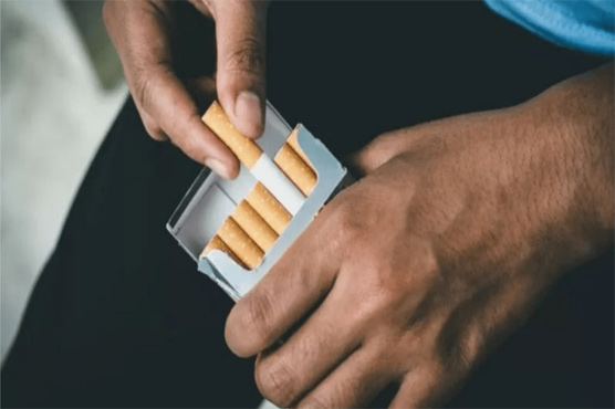 سگریٹ پر ڈیوٹی میں اضافہ،قانونی فروخت میں 45 فیصد کمی