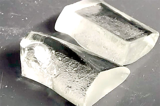 عجائب دنیا:-گوریلا کے بعد اب لائن گلاس،روایتی شیشے سے 10 گنا مضبوط