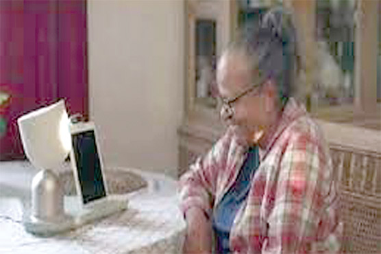  روبوٹ بزرگوں کی تنہائی دور کرنے میں معاون ثابت