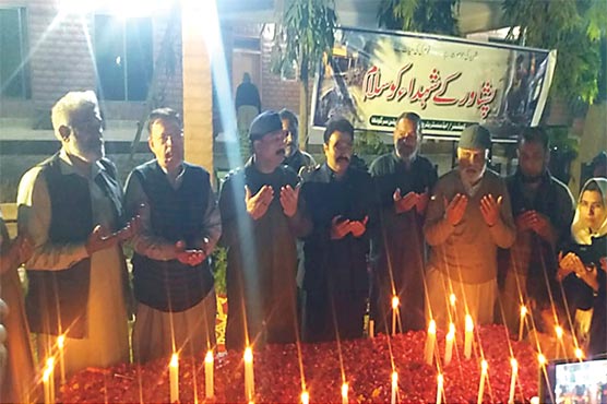  سانحہ پشاور پولیس لائن :شمعیں روشن کرنے کی تقریب 