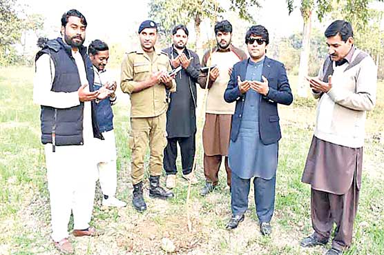 حافظ آباد:ڈسٹرکٹ کمپلیکس میں واگزار اراضی پر باغ لگوا دیا گیا
