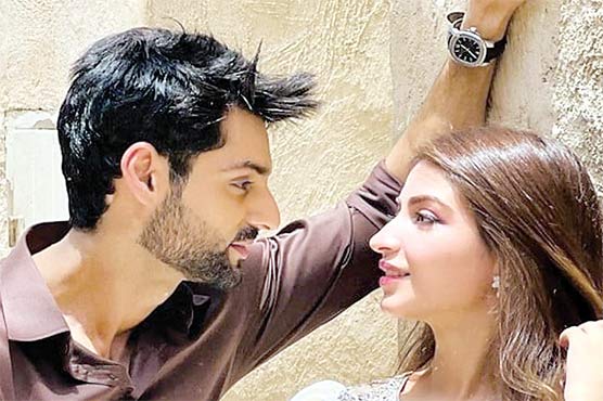 کنزہ ہاشمی کی بھارتی اداکار کے ساتھ رومینٹک گانے کی شوٹنگ