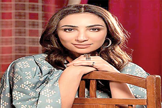 انٹرٹینمنٹ / شوبز کی دنیا:- رکشے کی سواری کو سستا ایڈونچر کہنے پرانوشے ...