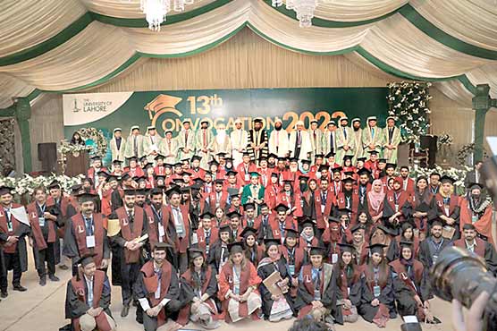 لاہور یونیورسٹی کا کانووکیشن ، طلبہ وطالبات میں ڈگریاں تقسیم 
