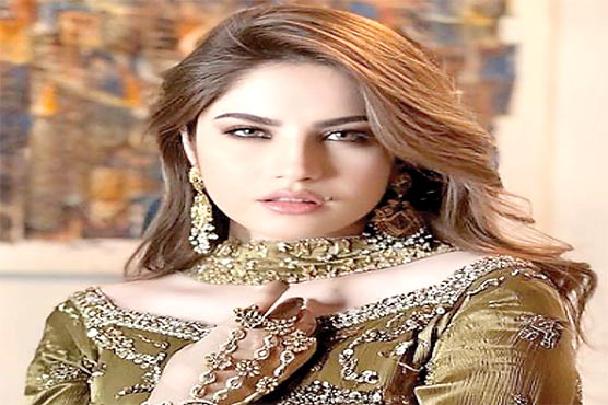 کوئی محبت کی بات کرے تو سانس بند ہونے لگتی ہے :نیلم منیر 