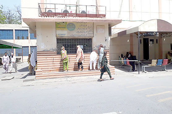 کینٹین  مالکان  اور انتظامیہ کی  ملی  بھگت،الائیڈہسپتال   فلٹریشن  پلانٹ  کا  چلر  بند،عوام  ٹھنڈے  پانی  سے  محروم