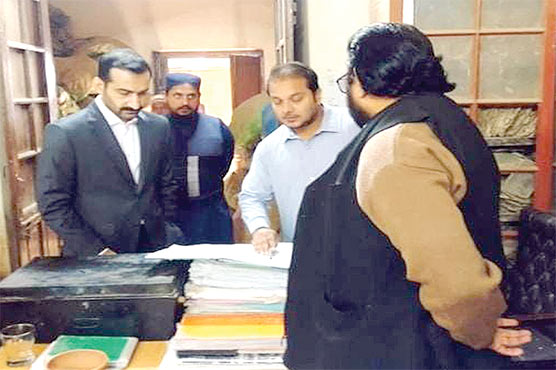  ایڈیشنل ڈپٹی کمشنر کا آفس  کی تمام برانچز کا دورہ   عملے کی حاضری چیک کی 