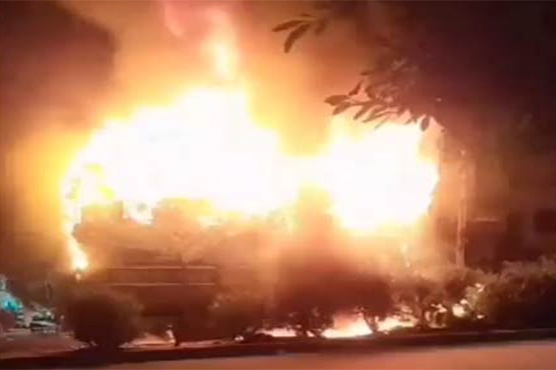 ٹاٹا مارکیٹ، ٹرک میں آتشزدگی، لاکھوں کی کاٹن خاکستر