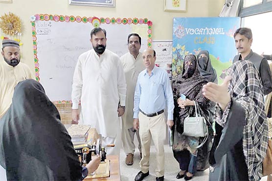  ڈاکٹر ندیم رضا ملک کا  گورنمنٹ گرلز سکینڈری سکول  آف سپیشل ایجوکیشن کا دورہ 