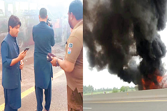 موٹر وے پر چلتی بس میں ہولناک آتشزدگی ‘تمام مسافر محفوظ