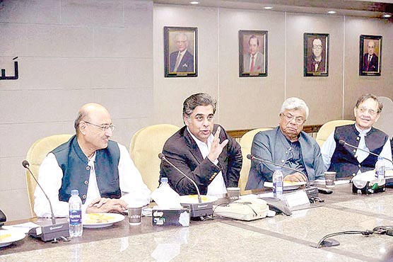 اب  ڈالر  کی  قدر  بڑھنے  نہیں  دینگے  ،  نگراں  وزیر  تجارت  :  بجلی  کے  بعد  گیس  چوروں  کیخلاف  بھی  کریک  ڈائون  کا  فیصلہ  