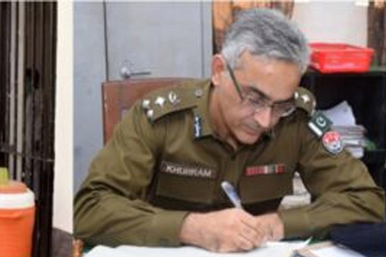   36سب انسپکٹرز ، 98اے ایس آئیز کو بیجز لگائے گئے