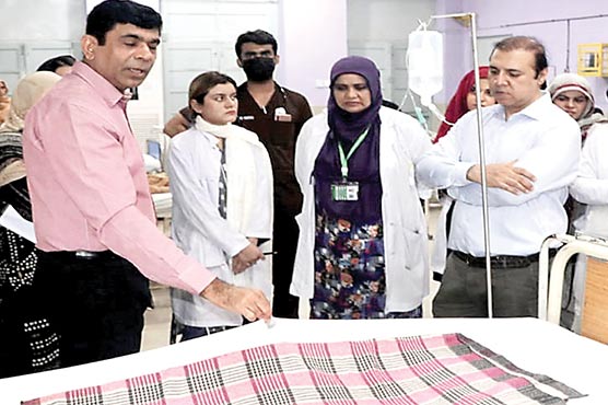 پرنسپل راشد قمر کا نشترہسپتال وارڈز کا  دورہ انتظامات بہتر بنانے کیلئے مشورہ 