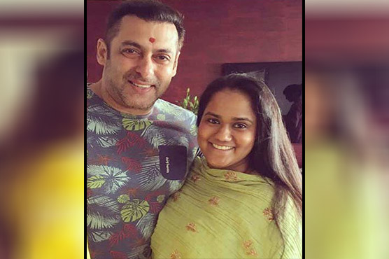 سلمان خان کا بہن کیلئے آیت الکرسی کی کیلی گرافی کا تحفہ