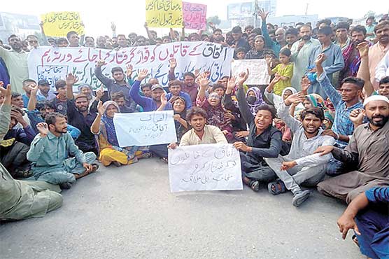 نوجوان کا قتل، ورثاء کا لاش رکھ کر احتجاج مذاکرات کے بعد ختم