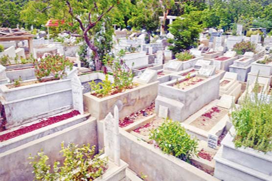 بلدیہ سرگودھا مرکزی قبرستان میں پختہ قبروں کی تعمیر نہ رکواسکی ، تدفین کیلئے جگہ ملنا مشکل