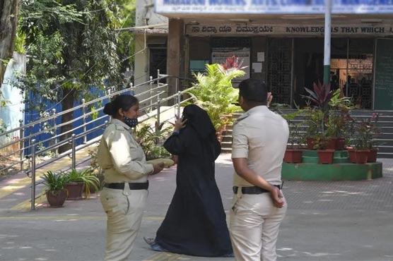 نئی دہلی میں برقع پوش  مسلم خواتین کو کیفے میں  داخلے سے روک دیا گیا