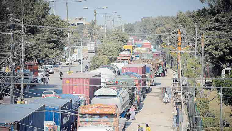 پاراچنار  صورتحال  پر  احتجاج  جاری  ، ٹریفک  نظام  معطل،  متبادل  روٹس  کا اعلان  