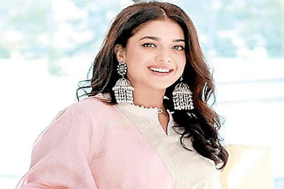  صنم جنگ پردیس میں غمگین، روتے ہوئے ویڈیو وائرل 