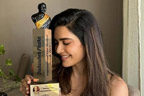 اداکارہ کرشمہ تنا نے بہترین  اداکارہ کا ایوارڈ جیت لیا
